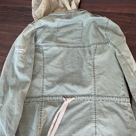 Cute jacket! - Picture 7 of 8